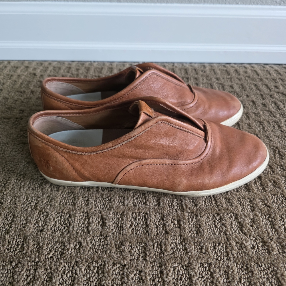 Frye Women's Brown Leather Flats